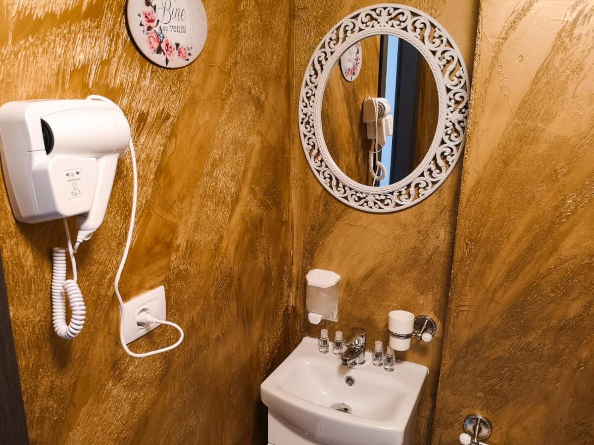 Yns Rooms Яш Екстериор снимка